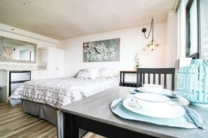 Room - Renovated Charmful Studio in Waikiki (Honolulu)