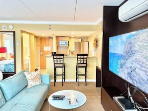 Living area - Luxury Partial Ocean/Marina View Unit @ The Ilikai (Honolulu)