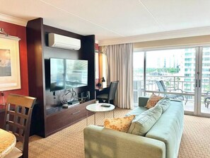Living area - Luxury Partial Ocean/Marina View Unit @ The Ilikai (Honolulu)