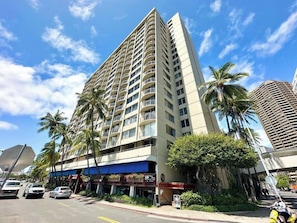 Exterior - Modern Studio at Ilikai Marina w/Kitchen (Honolulu)