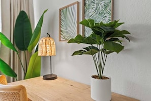 Interior - Clean & Stylish Studio in Waikiki (Honolulu)