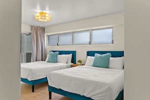 2 bedrooms, iron/ironing board, WiFi, bed sheets - Fully Renovated Clean 2bdrm w/parking (Honolulu)