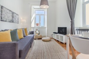 TV - Bright 2BR on Bica Steps | Walk to Chiado (Lisbon)