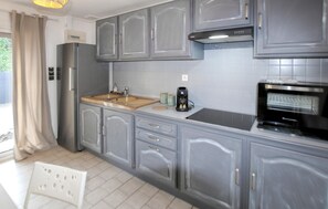 Fridge, microwave, oven, stovetop - Beautiful home in Lauris (Lauris)