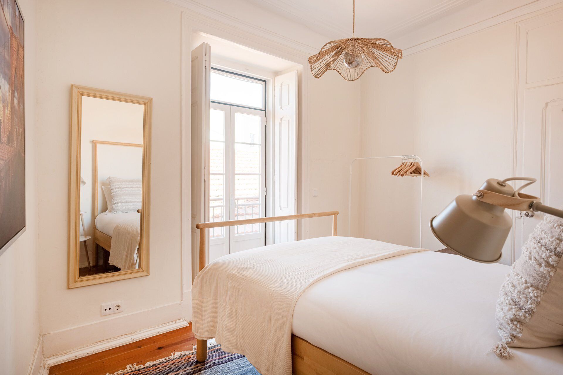 3 habitaciones, escritorio, internet y ropa de cama 