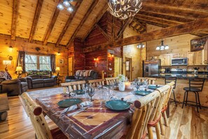 Interior - Wildlife Escapes In Hocking Hills (Logan)