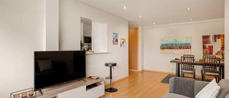 Téléviseur, bureau