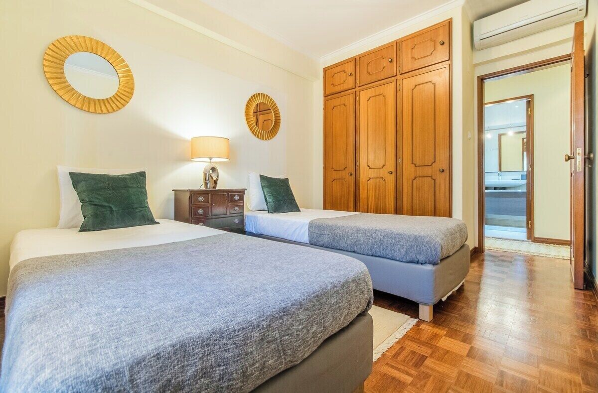 3 bedrooms, iron/ironing board, internet