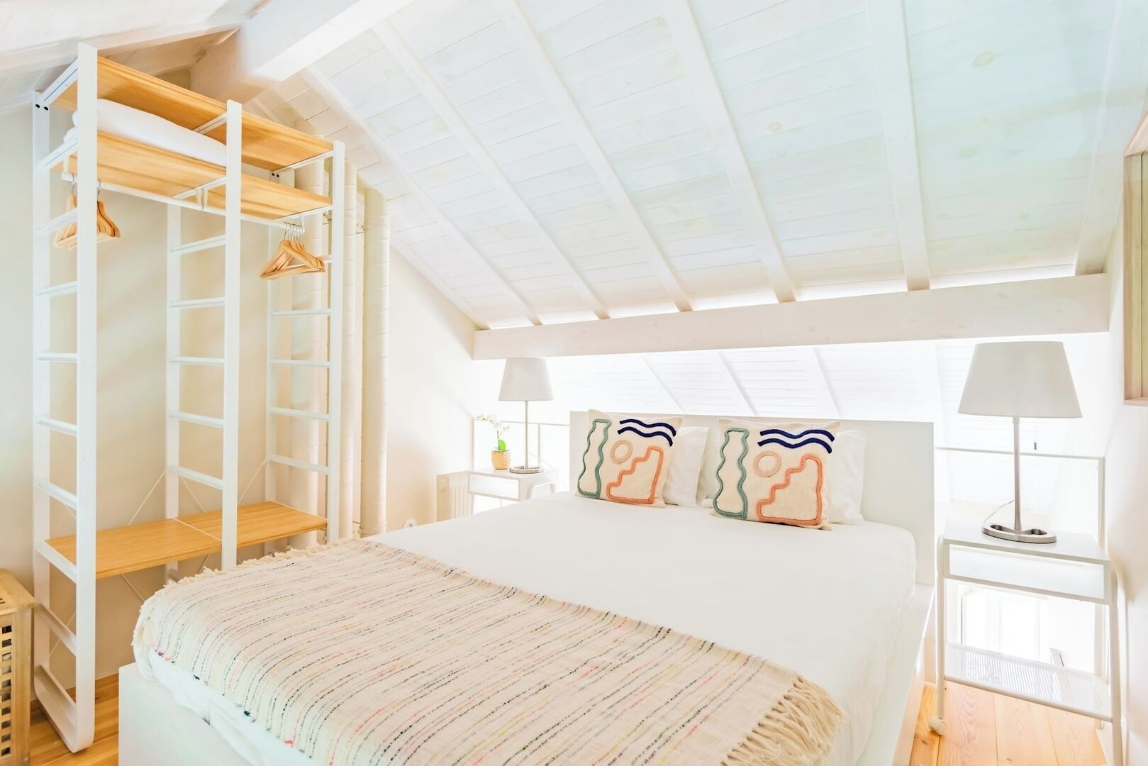 Iron/ironing board, travel crib, WiFi, bed sheets