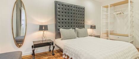 Iron/ironing board, travel cot, WiFi, bed sheets