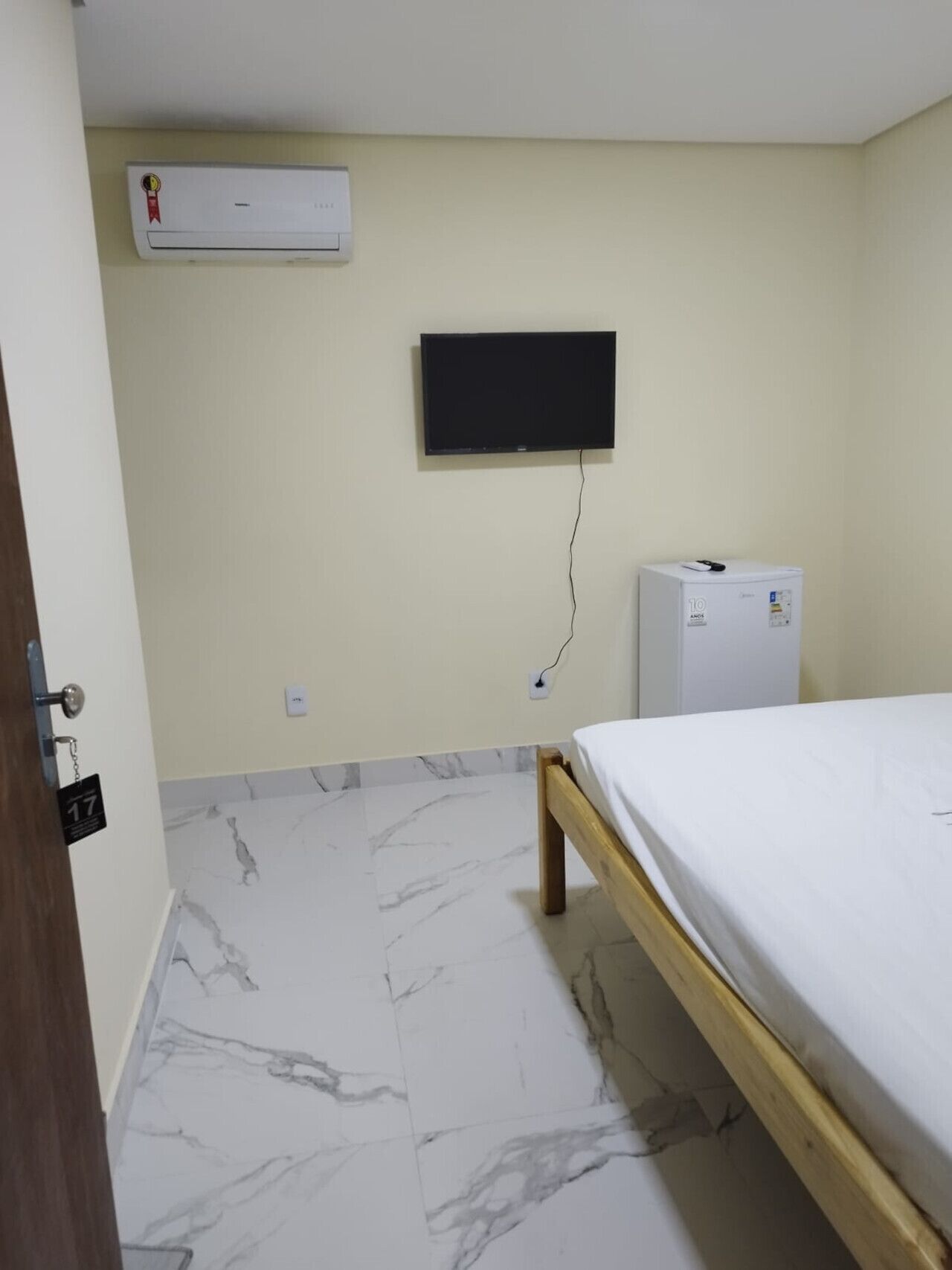 Twin Room | Minibar, free WiFi, bed sheets