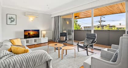 Spacious 5-Bed Home with Pool in Glen Iris