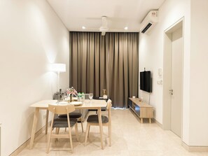 Dining - Lucentia Residence One Bedroom Homestay apartment | BBCC Lalaport | Near LRT (Kuala Lumpur)