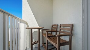 Property grounds - Charming Beachfront Gem Condo Featuring Exceptional Views (Belleair Beach)