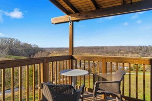 Outdoor dining - Little Blue @ Sun Painted Farm (Bentonville)