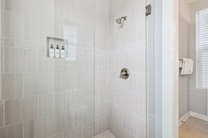 Shower, hair dryer, towels - 🌟 *New* Prominence 30A | Heated Pool | Golf Cart | Bikes 🚲 (Inlet Beach)
