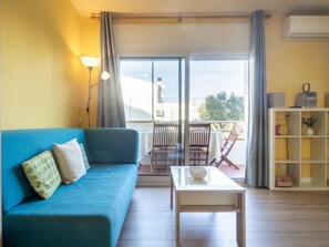 TV - Ref. ESPLAI : apartment with parking, pool and tennis. (Escala (L'))