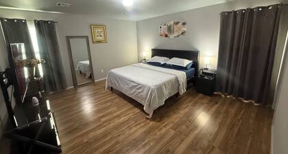 Charming 3-bedroom house with AC in Oklahoma City