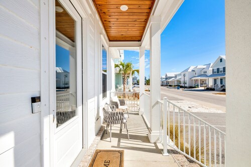 4BR Home @ Summer Salt   • Sleeps 8 • Pool & Near Beach