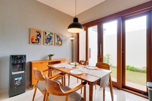 Villa, Poolblick | Speisen