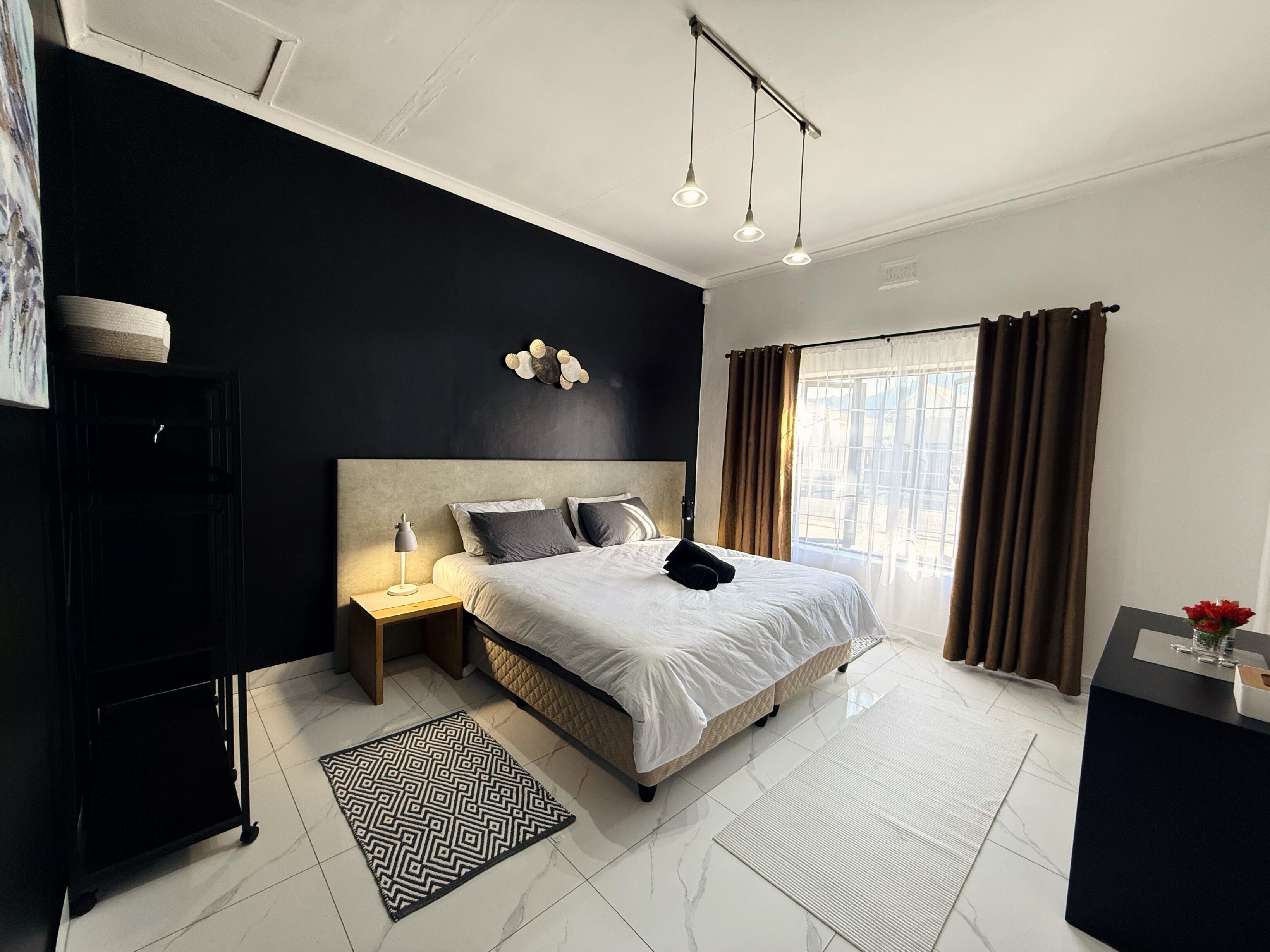 4 dormitorios, tabla de planchar con plancha, wifi y ropa de cama