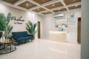 Lobby - Palms La Union Suites (San Juan)