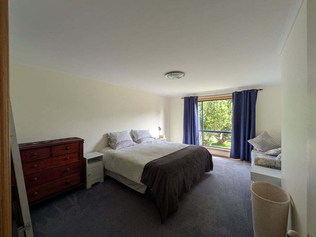 3 bedrooms, iron/ironing board, bed sheets