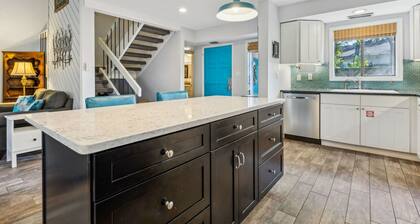 3035 Sea Marsh: Serene Garden Villa with Outdoor Fire Pit