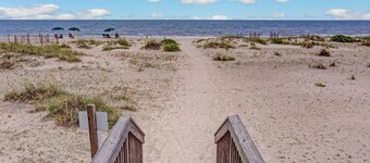 Omni 272 Sandcastles: Cozy 1BR Oceanfront