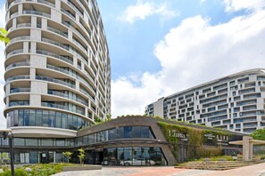 Exterior - Slick Stylish Studio in Ellipse Waterfall (Midrand)