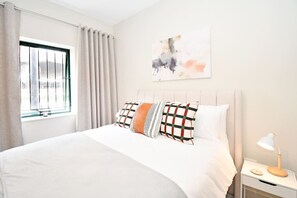 1 bedroom, WiFi - Stylish Studio Circa 2101 in Sandton (Johannesburg)