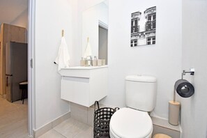 Bathroom - Stylish and Slick Two Bedroom In Circa Illovo (Johannesburg)