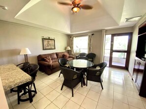 Living area - Villa Manglar, with central A/C (Quepos)
