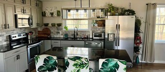 Nashville Retreat near BNA ~ Pet Friendly + Backyard BBQ