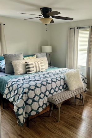 3 bedrooms, iron/ironing board, WiFi, bed sheets