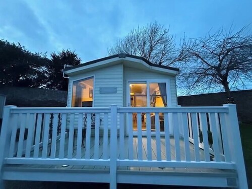 Cabin 6 bed, Easter hols, Pets, Edinburgh Festival