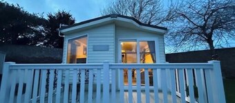 Cabin 6 bed, Easter hols, Pets, Edinburgh Festival