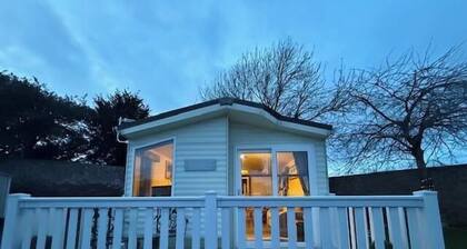 Cabin 6 bed, Easter hols, Pets, Edinburgh Festival