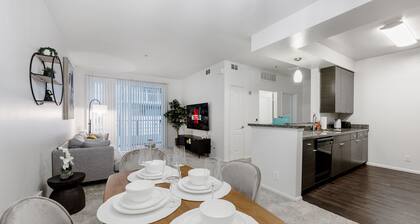 Spacious & Bright 2BR in Marina del Rey | Pool + FREE Parking