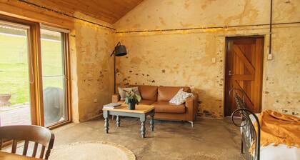 Stoney Creek Cottage Luxury Bed and Breakfast. Pet friendly