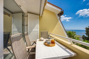 Outdoor dining - Sunset Gold Suite Portoroz free parking, Portorož, Slovenia (Portorož)
