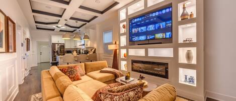 Smart TV, fireplace
