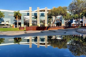 Pool - Gorgeous Bellagio 001 in Umhlanga Ridge (uMhlanga)