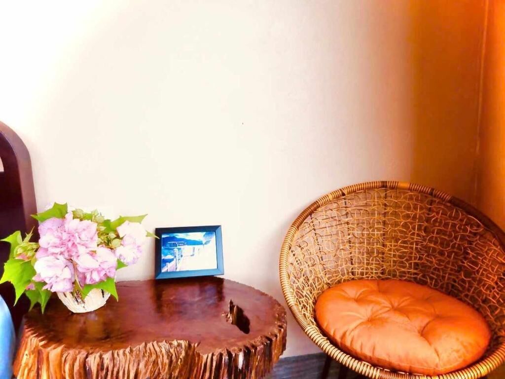 Luxury Double Room, Balcony, Hill View | Interior