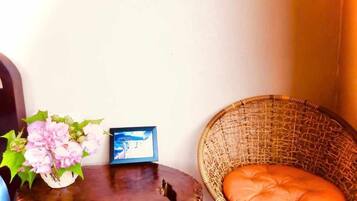 Luxury Double Room, Balcony, Hill View | Interior