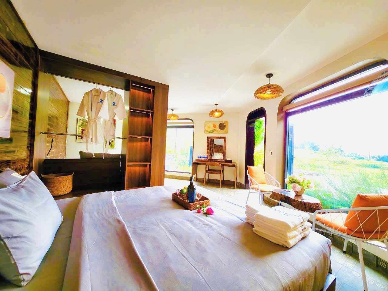 Family Double Room, Non Smoking, Hill View | Desk, laptop workspace, soundproofing, free WiFi