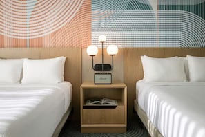 1 bedroom, iron/ironing board, free WiFi, bed sheets - Landy Double Queen | Hotel Landy | Minutes to Universal & Disney Parks (Orlando)