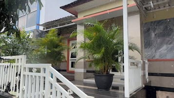 Deluxe Villa, Park View | Property grounds