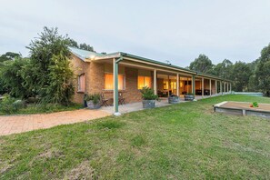 Exterior - Entire Home in Quorrobolong, lots of space, beautiful country, lots of wildlife (Quorrobolong)