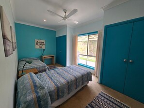 8 bedrooms, iron/ironing board, wheelchair access - Entire Home in Quorrobolong, lots of space, beautiful country, lots of wildlife (Quorrobolong)